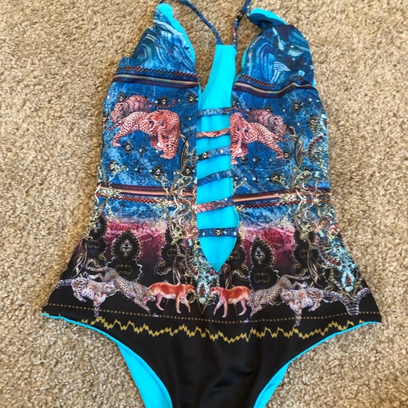 Cheeky one piece - Picture 1 of 2